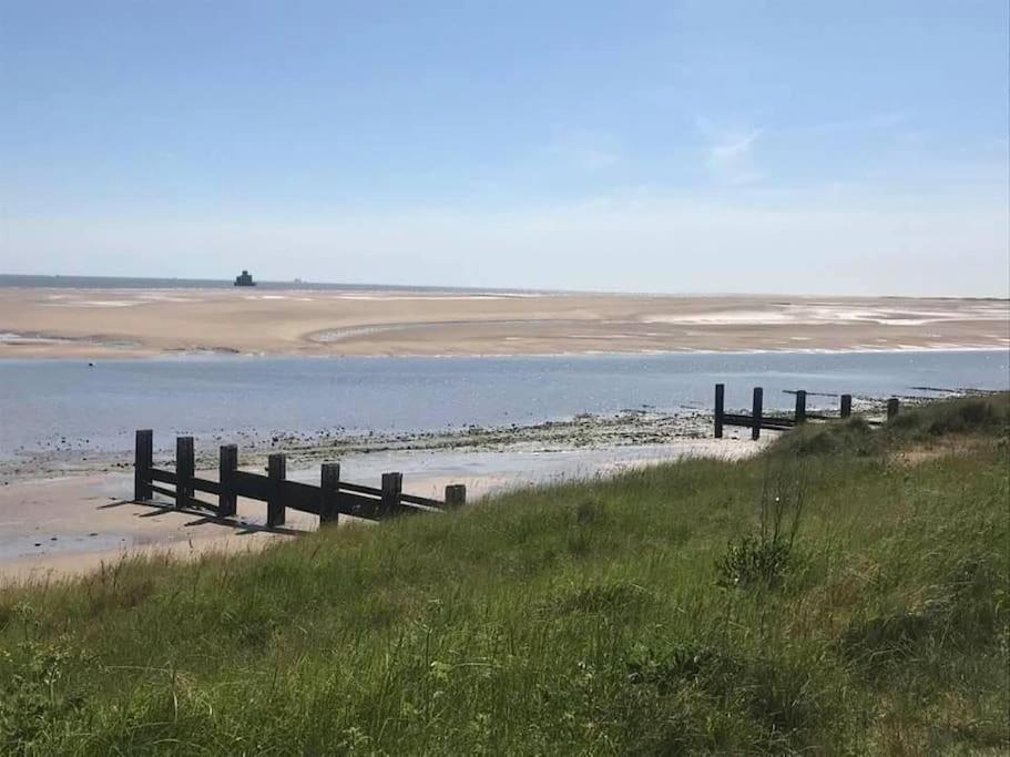 Seafront Apartment With Stunning Views Cleethorpes Zewnętrze zdjęcie